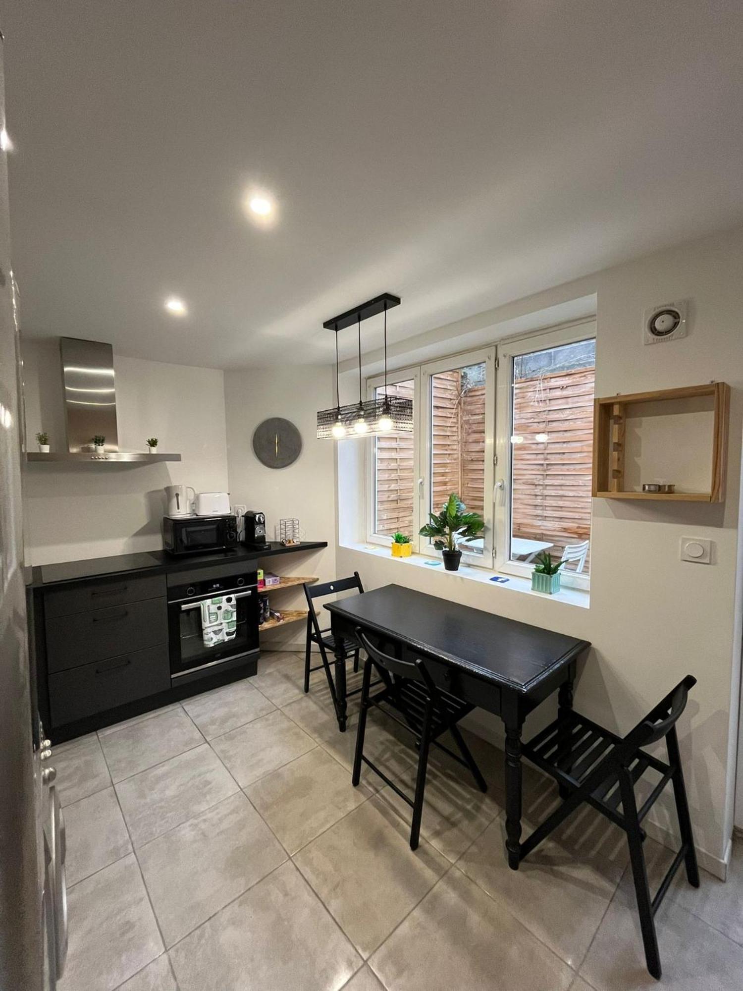 Gite Le Charme Citadin 55 M² Avec Exterieur Valenciennes Esterno foto