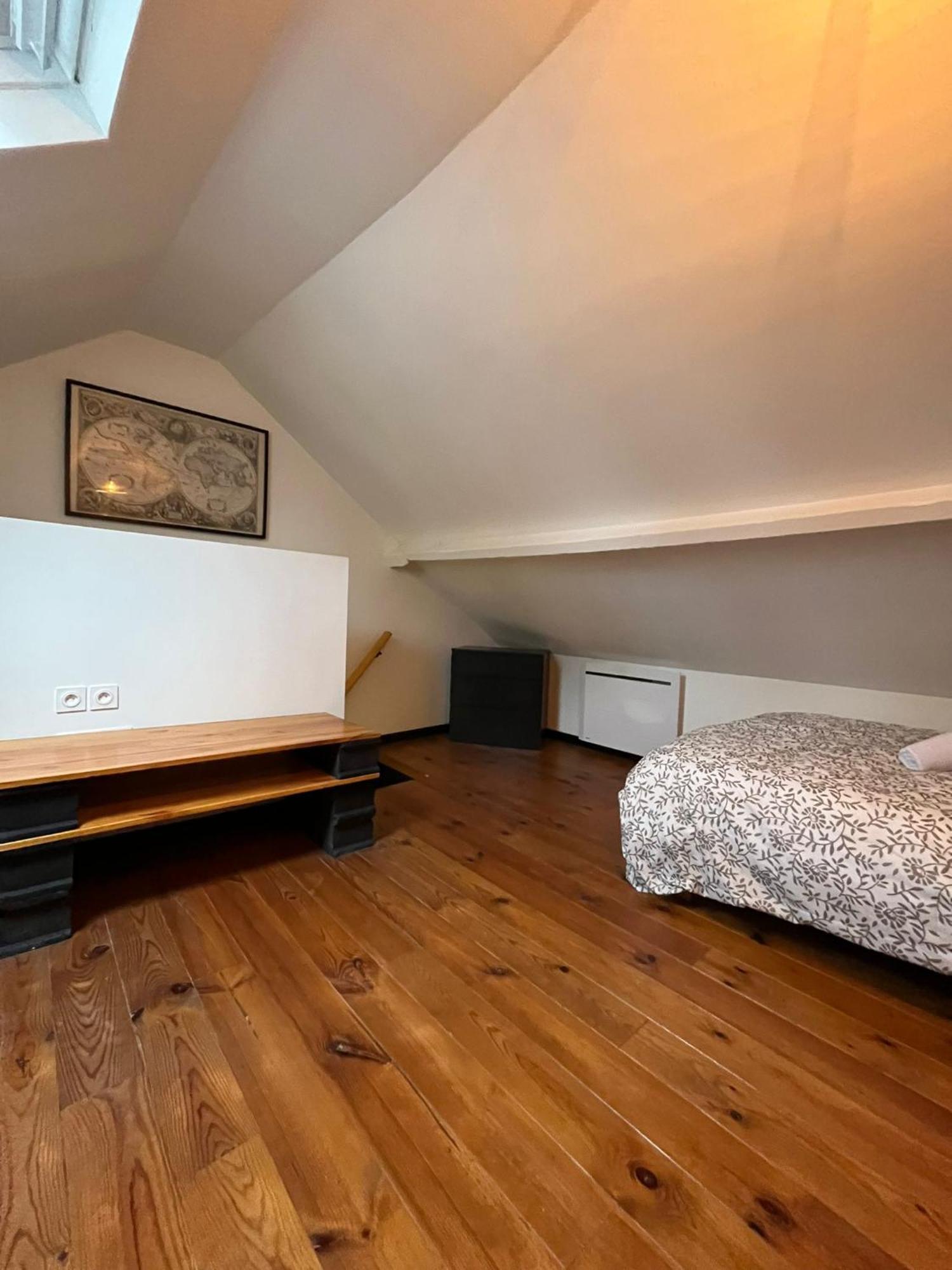 Gite Le Charme Citadin 55 M² Avec Exterieur Valenciennes Esterno foto
