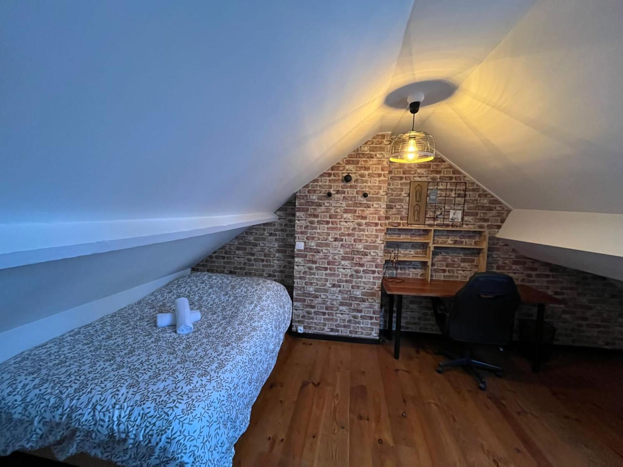 Gite Le Charme Citadin 55 M² Avec Exterieur Valenciennes Esterno foto